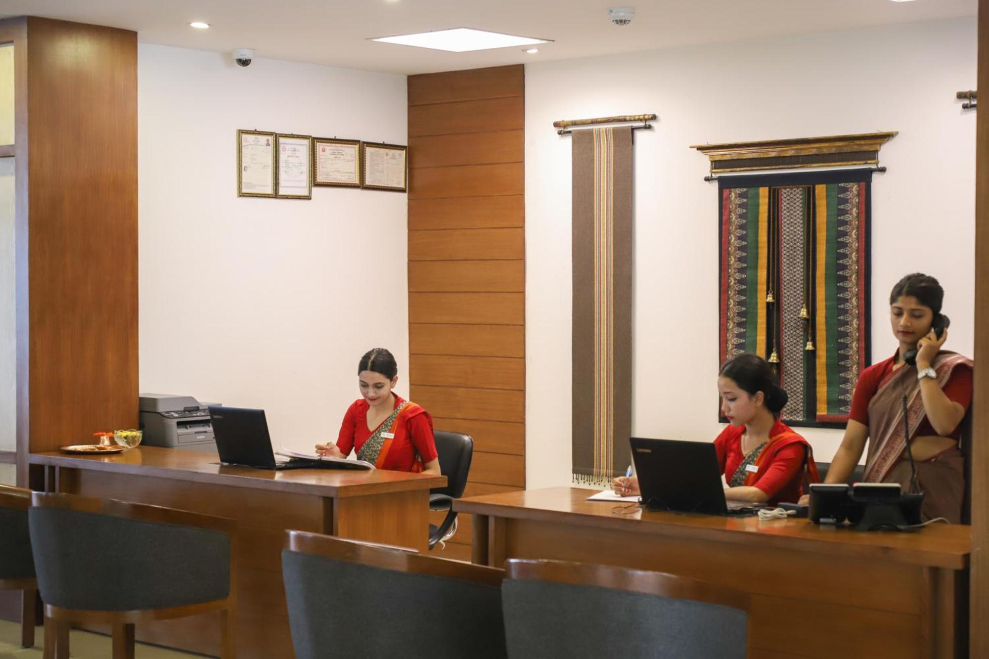 Mountain Glory Forest Resort Pokhara Bagian luar foto